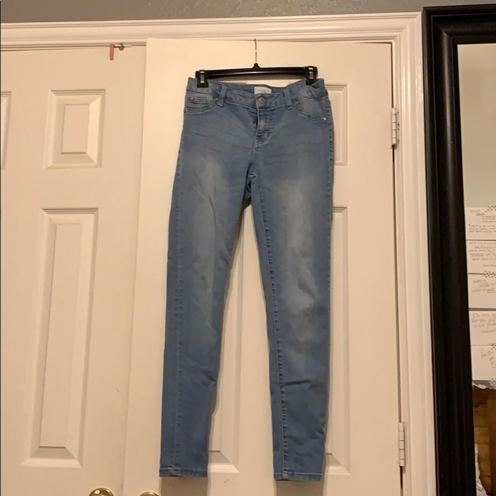 Light wash skinny jeans